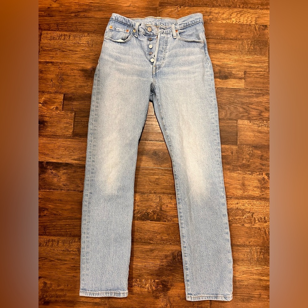 Light Blue Women's Levi’s Jeans